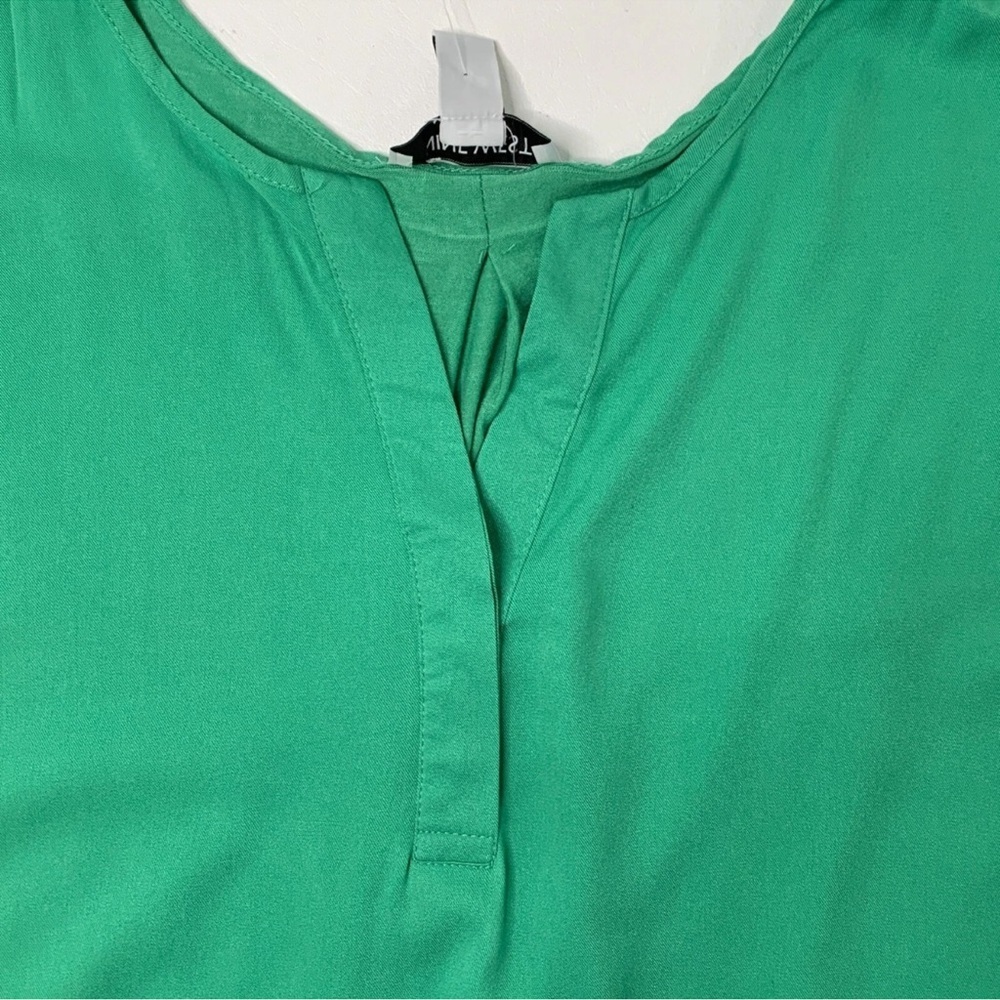 NWT Nine West Spruce Green V-Neck Blouse Cap Sleeve Lightweight Top Size Small - Picture 6 of 8